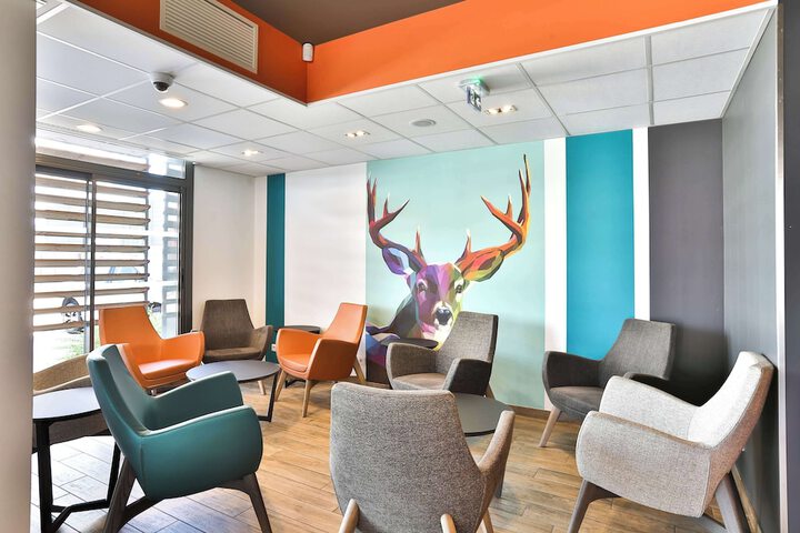 Entrance & Lobby