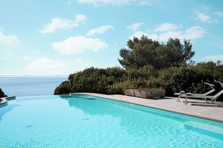 Pool 52 of 99