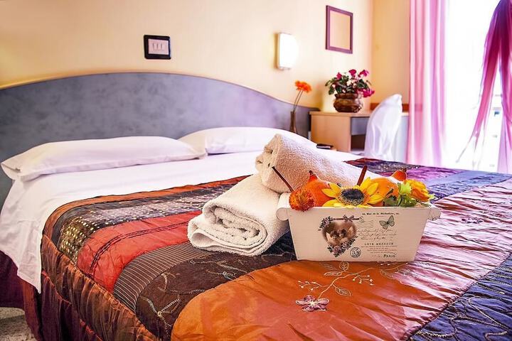Room 15 of 21