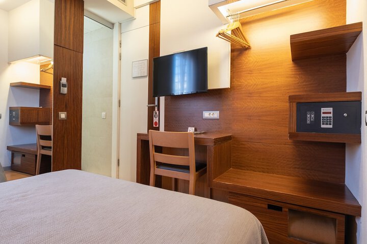 Room 21 of 57
