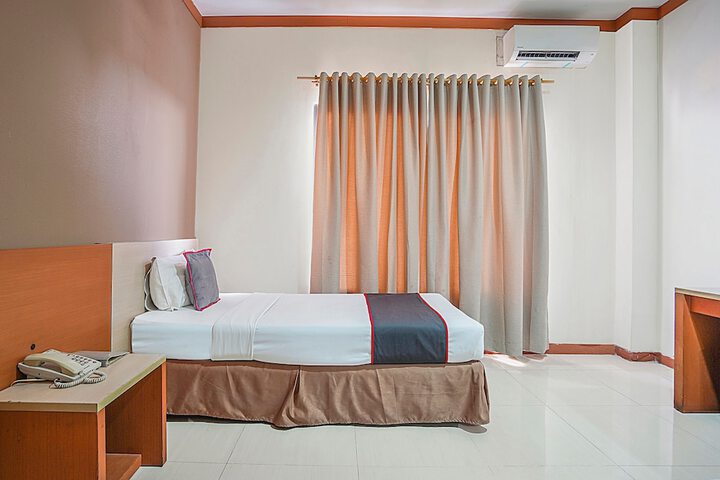 Room 9 of 30