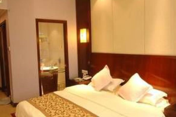 Room 6 of 57