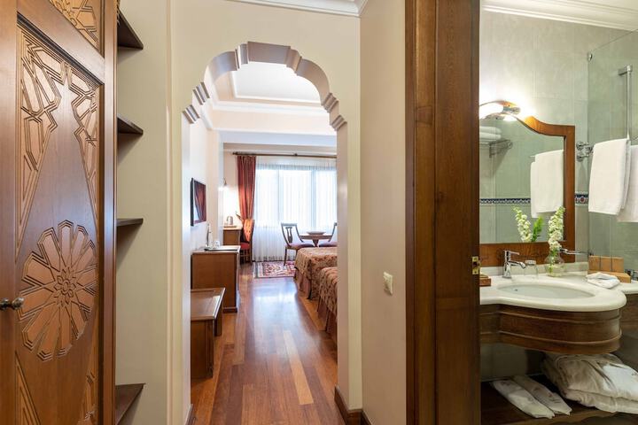 Room 43 of 115