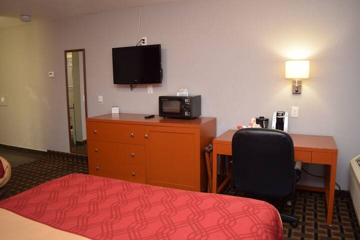 2 Queen Beds (9 of 14)