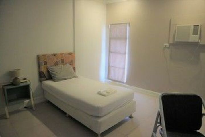 Room 8 of 17