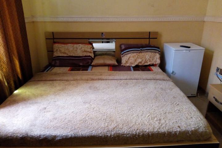 Room 14 of 38
