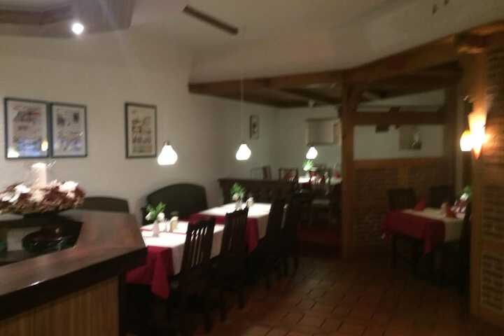 Dining 22 of 34