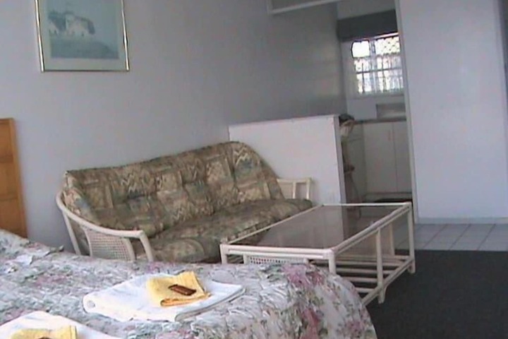 Room 5 of 12