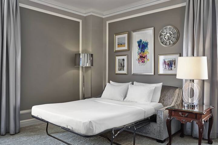 Room 11 of 74