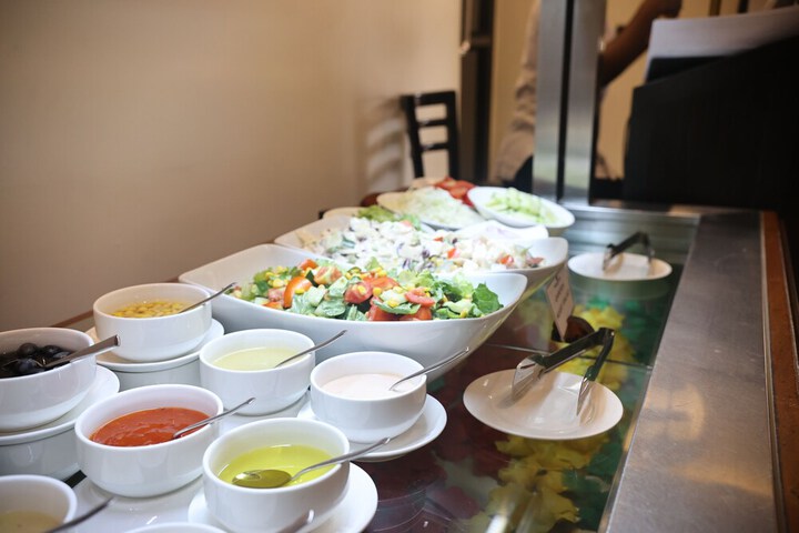 Dining 63 of 90