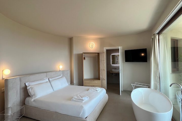 Room 33 of 120