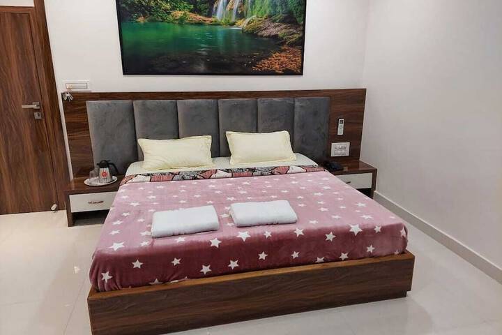 Room 5 of 22