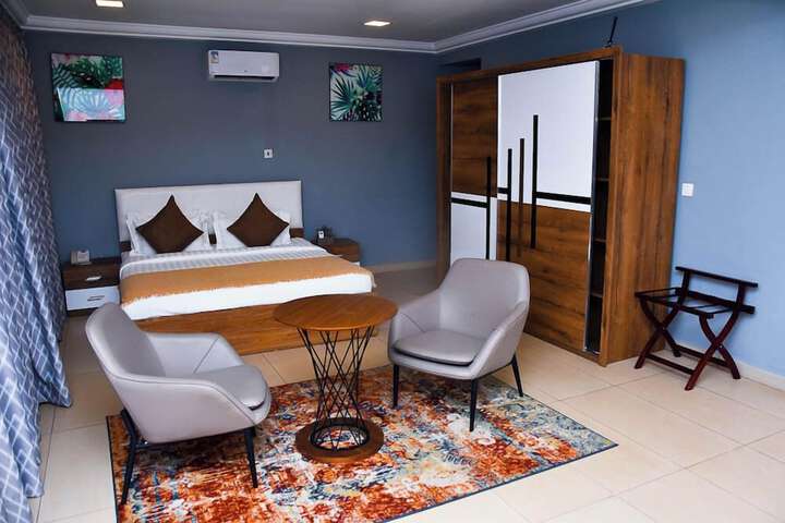 Room 3 of 13