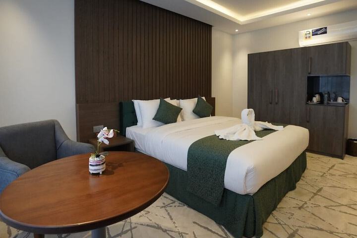 Room 6 of 26