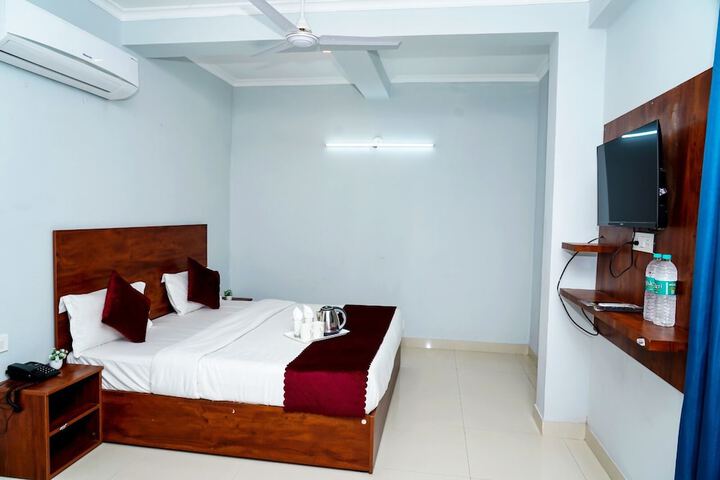 Room 9 of 23
