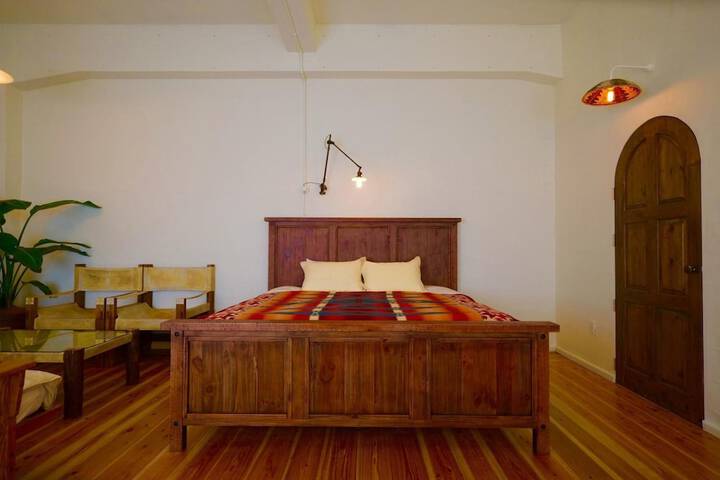 Room 6 of 33