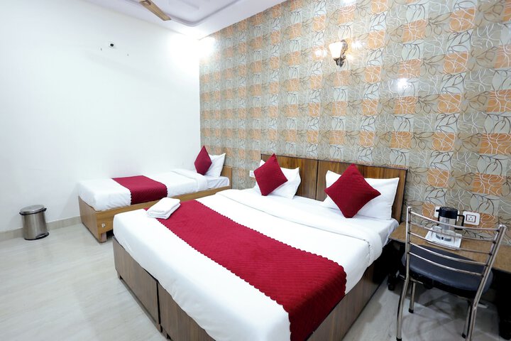 Room 14 of 30