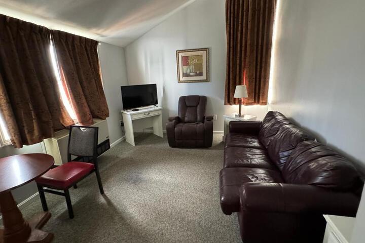 Classic King Bed Lake View (4 of 4)