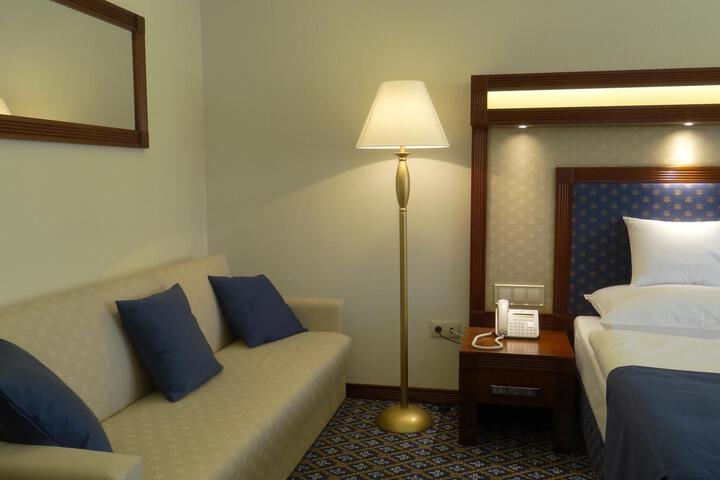 Room 16 of 60