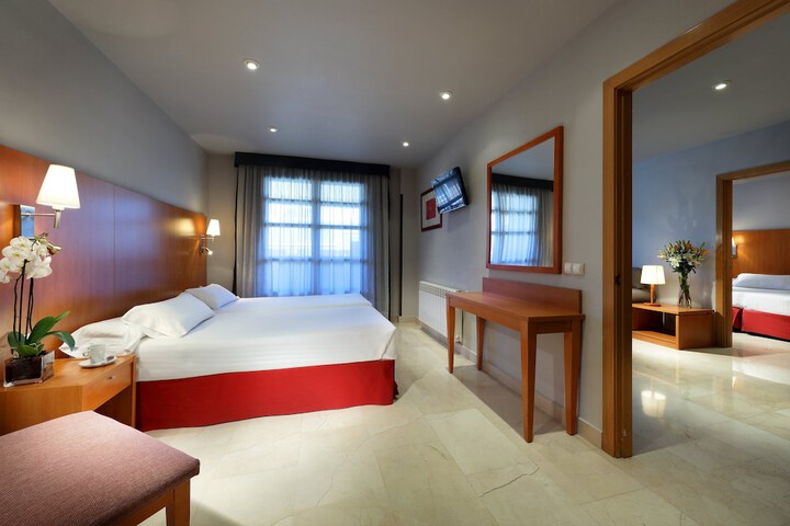 Room 16 of 33