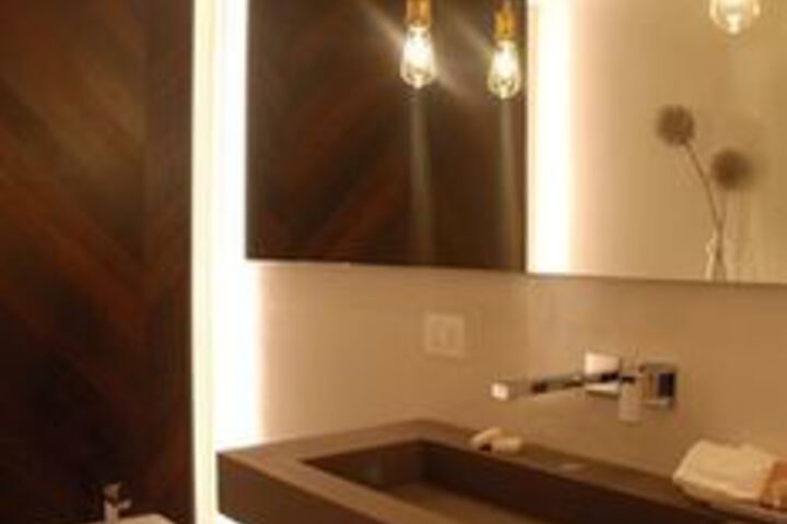 Room 4 of 27