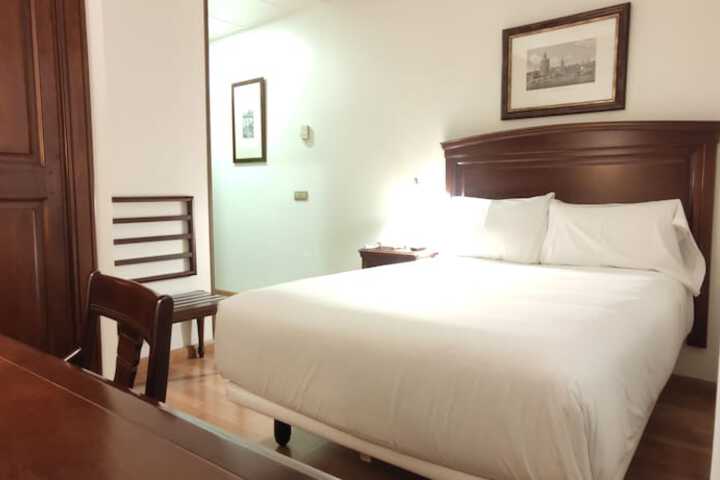Room 9 of 51