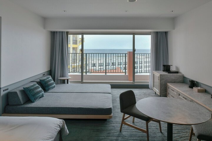 Room 37 of 203