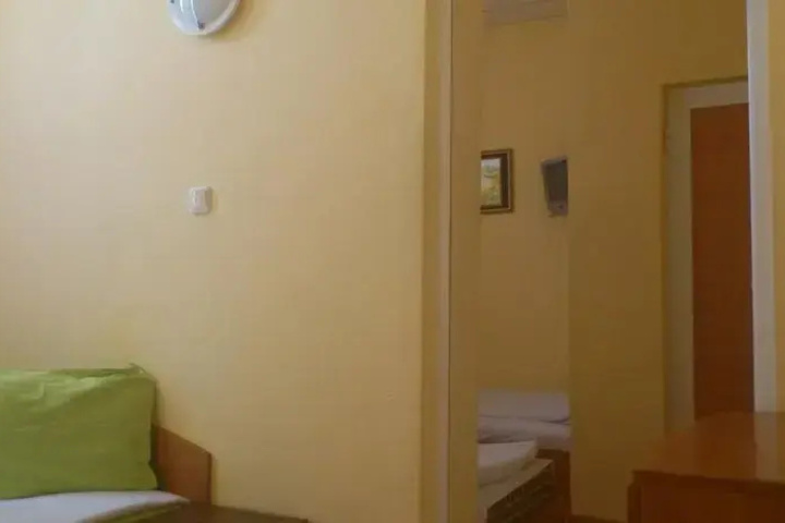 Room 5 of 14