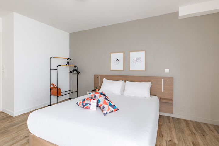Room 11 of 25