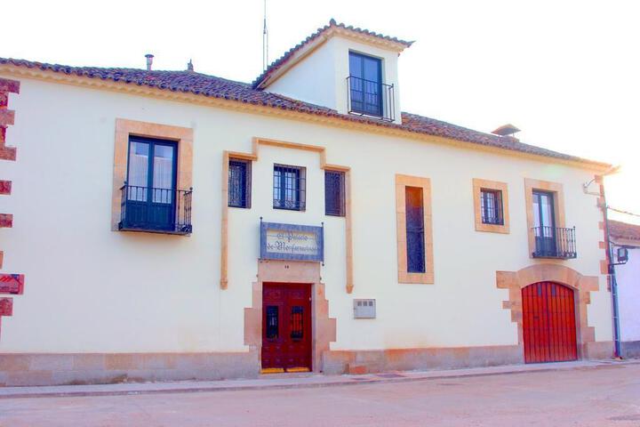EL PALACIO DE MONFARRACINOS