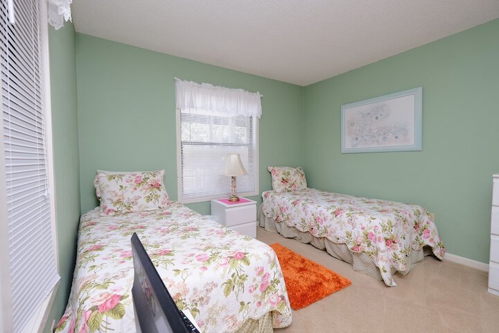 Room 5 of 109