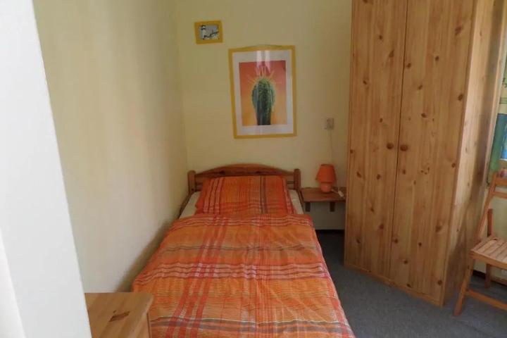 Room 3 of 10