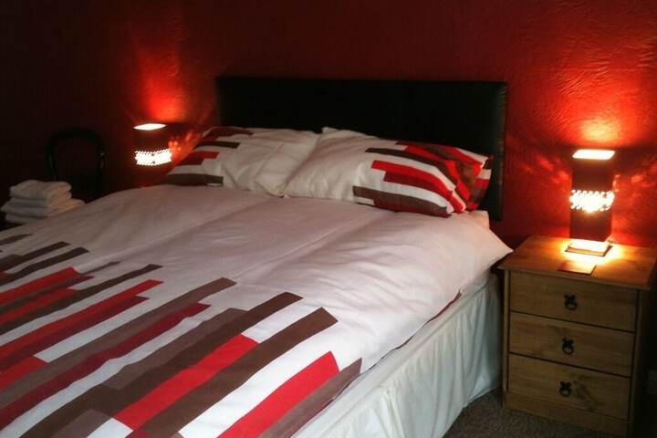 Room 7 of 28