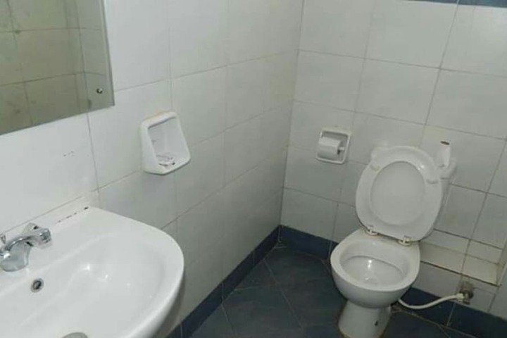 Room 13 of 19