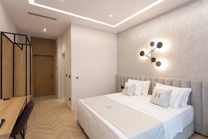Room 32 of 249