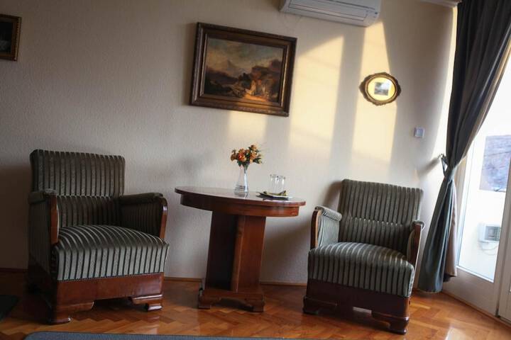 Room 20 of 38