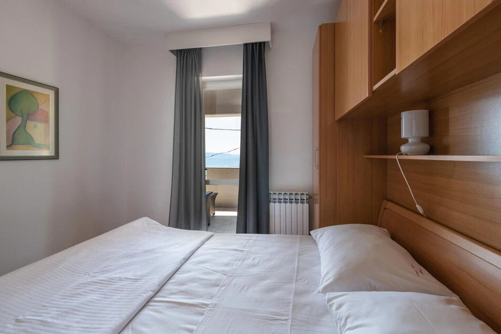Room 6 of 21