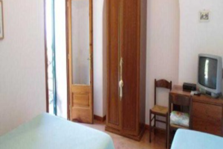 Room 80 of 119