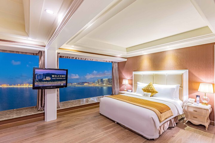 Room 19 of 56