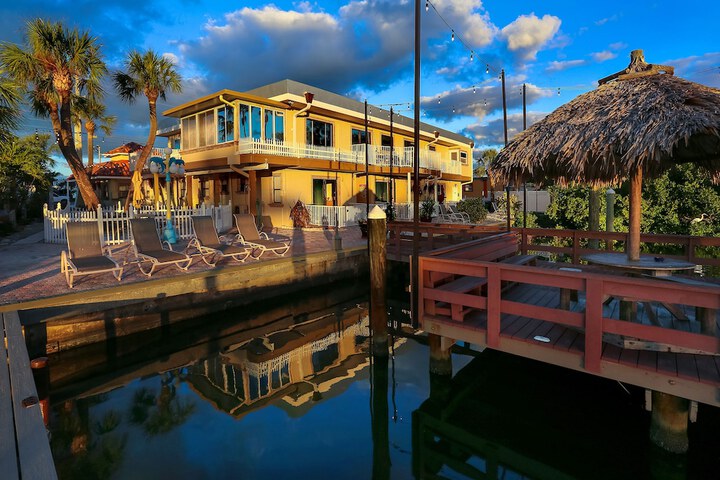 Dock