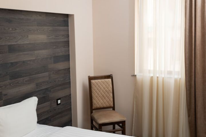Room 26 of 196