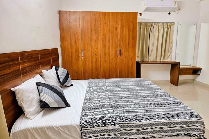 Room 5 of 27