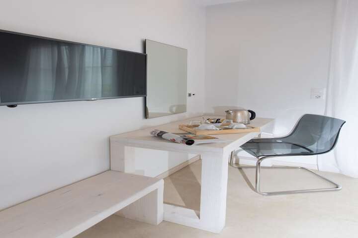 Room 17 of 187