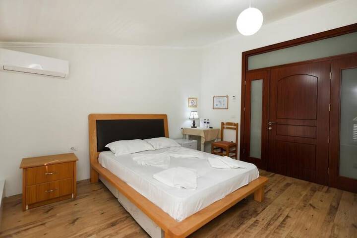Room 49 of 122