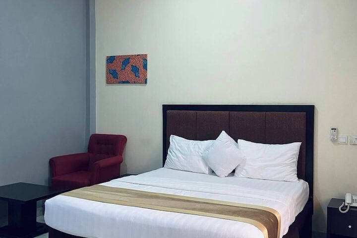 Room 2 of 19