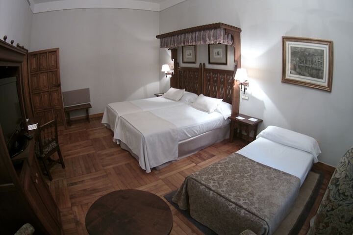 Room 13 of 68