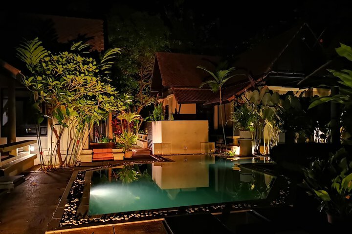 Hotel Pool