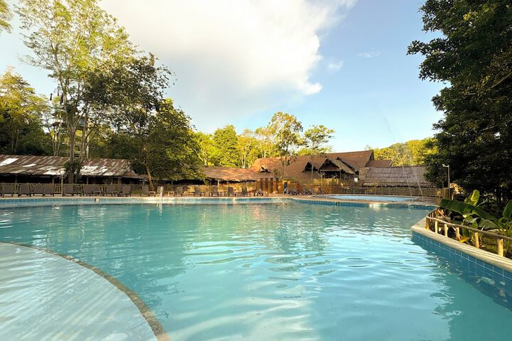 Hotel Pool
