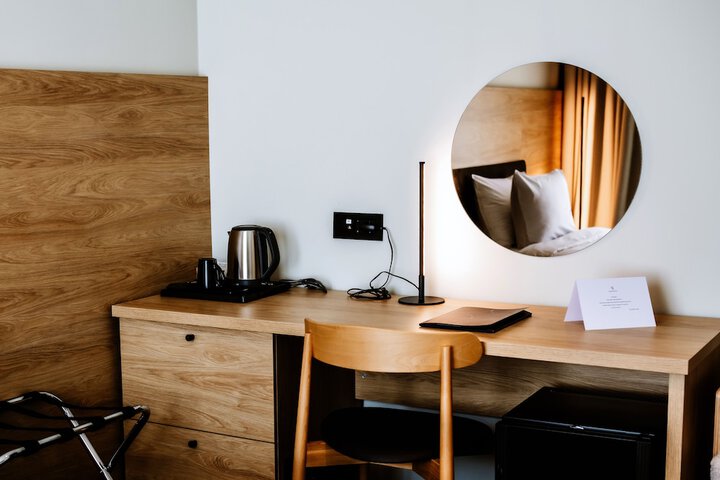 Room 16 of 62
