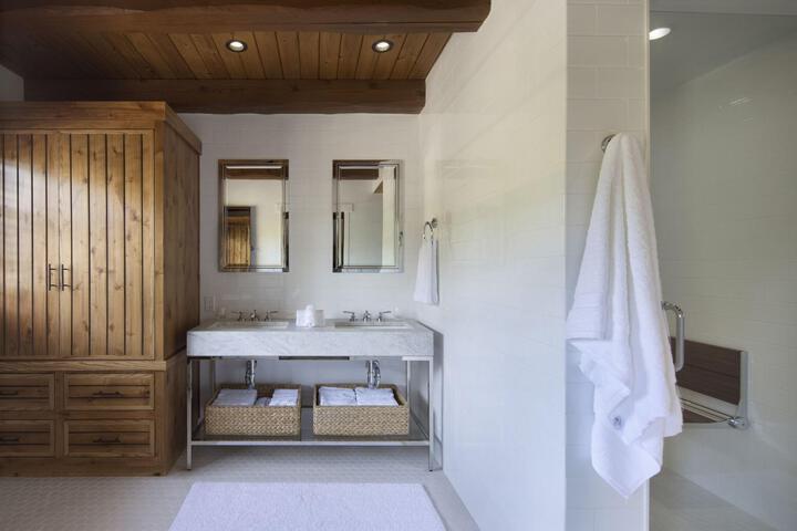 Premium Suite King Bed (13 of 14)